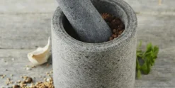 Dubbelzijdige vijzel en stamper half-gepolijst graniet 11x h11cm